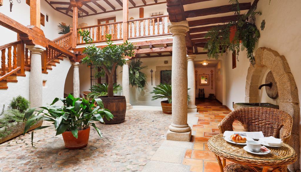 Del Tio Juanon Hotel